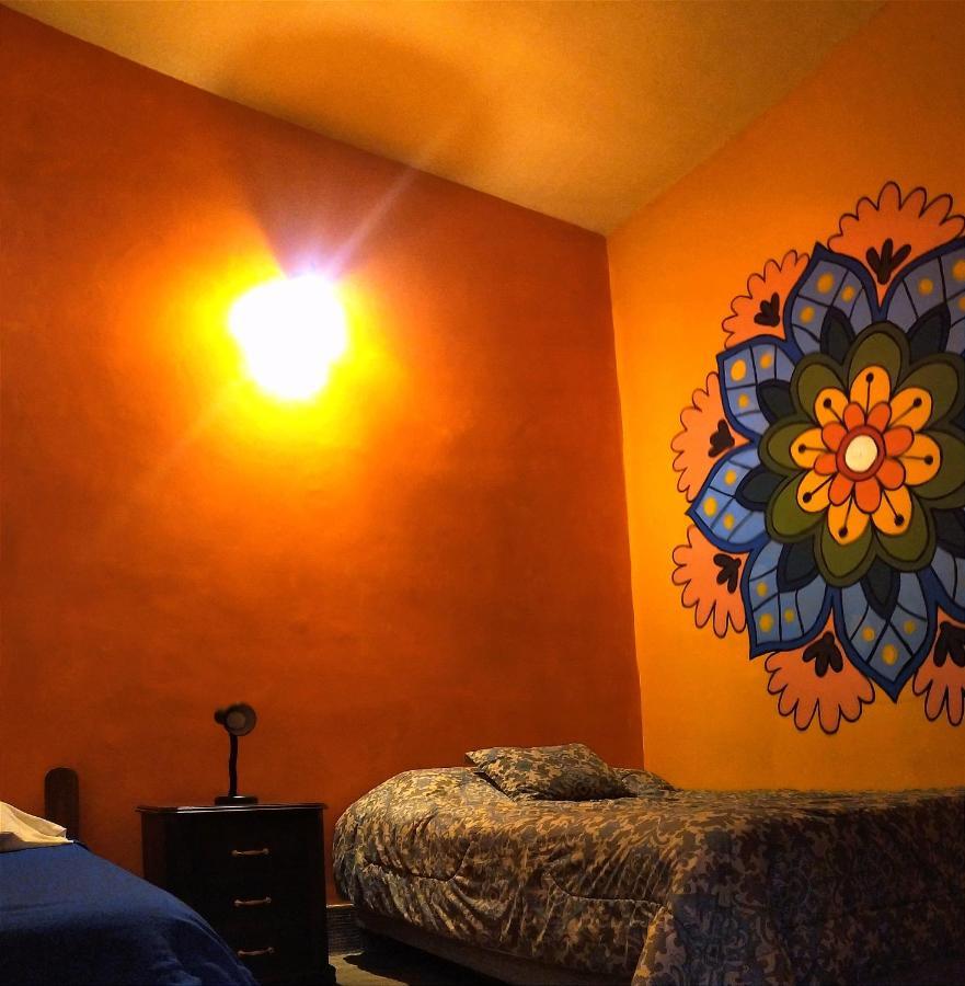 Hostal Cafe Tiana Latacunga Oda fotoğraf
