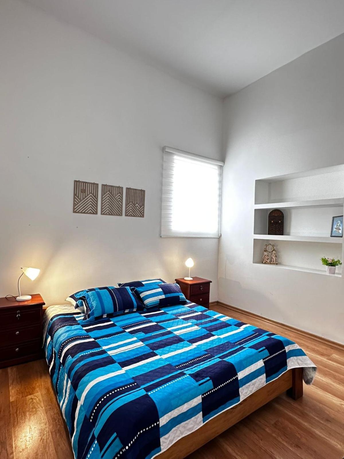 Hostal Cafe Tiana Latacunga Oda fotoğraf